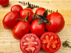 Conny - Flaschentomate mit Geschmackspotential